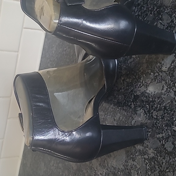 Nine West Leather Ankle Strap Square Toe Heels - Size 6 - Picture 9 of 15